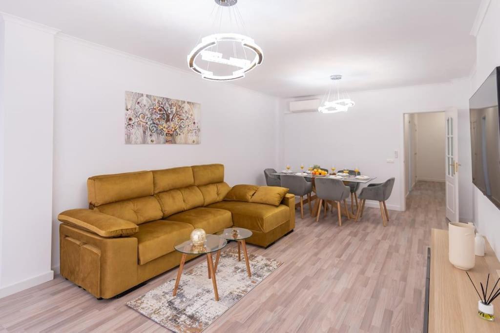 Near The Centre + Free Parking Apartamento